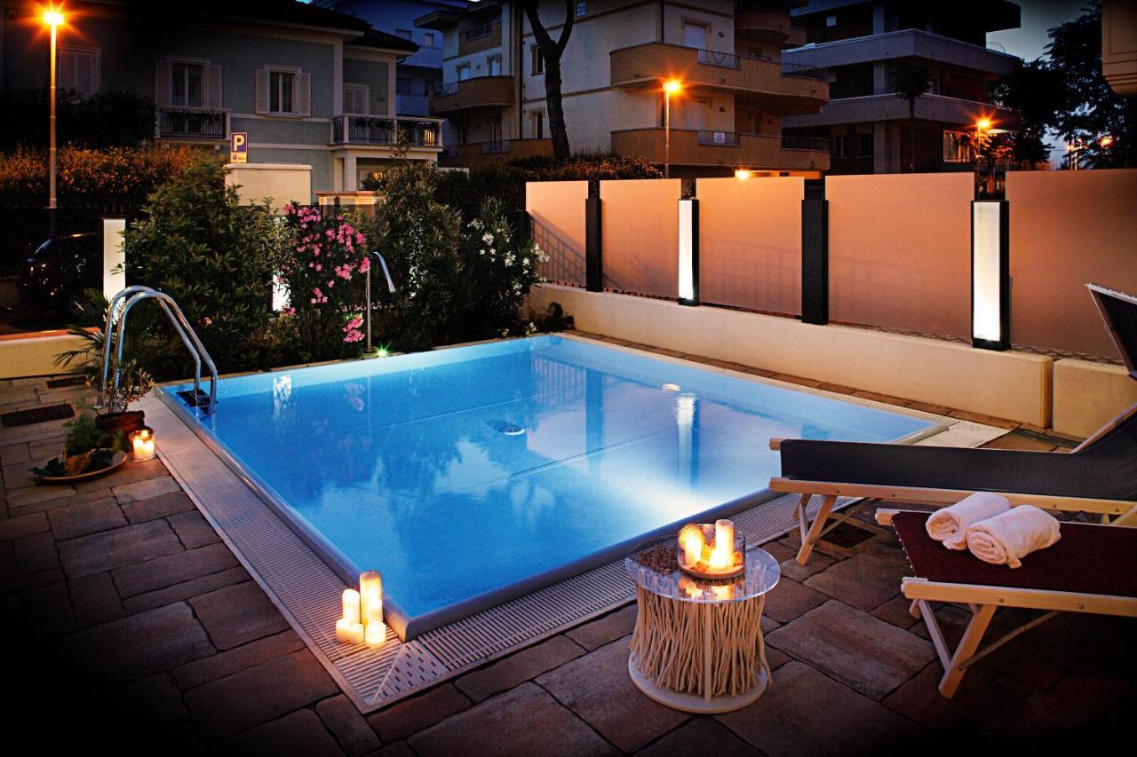 D-Place Hotel & Suite Ричоне Екстериор снимка