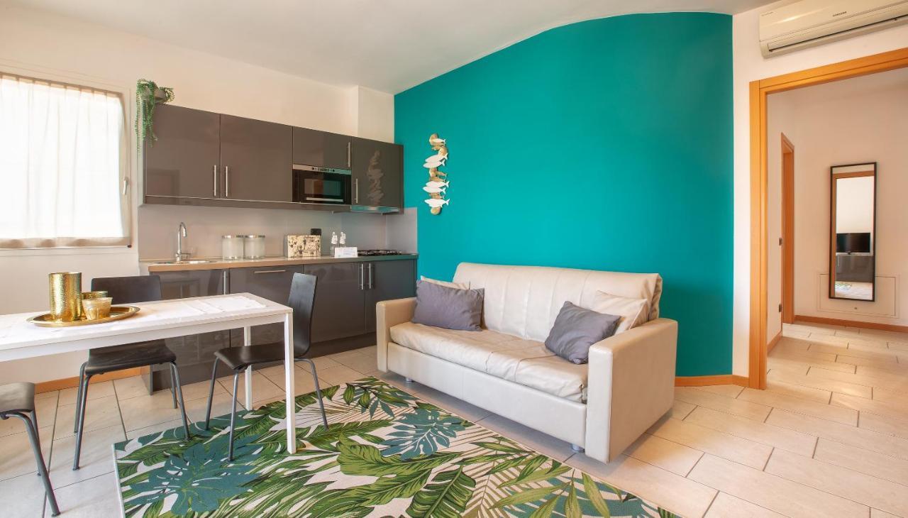 D-Place Hotel & Suite Ричоне Екстериор снимка